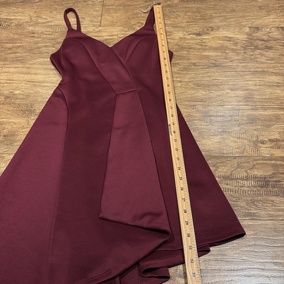 Le Chateau maroon angled hem skinny strap padded semi-formal dress size xxs - Picture 7 of 15